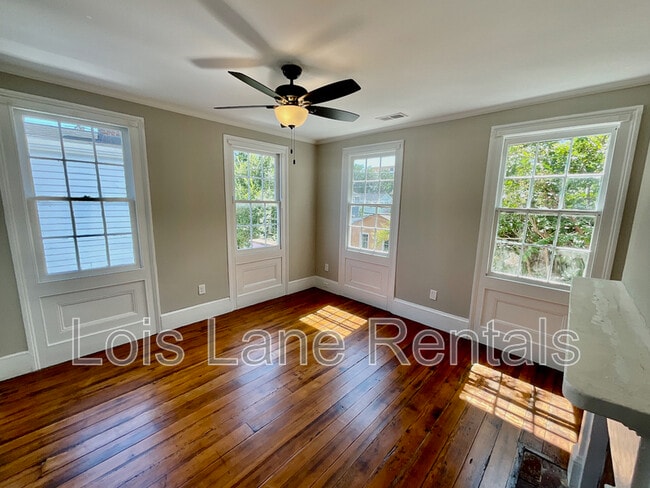 Building Photo - 104 Nassau St