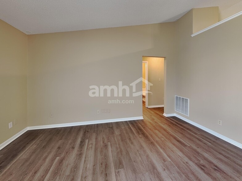 Building Photo - 175 Bent Stream Ln
