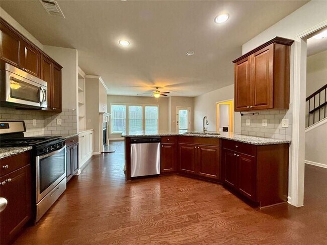 Building Photo - 5115 Breezewood Cir