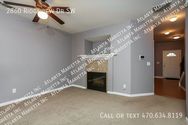 Building Photo - 2860 Ridgeview Dr