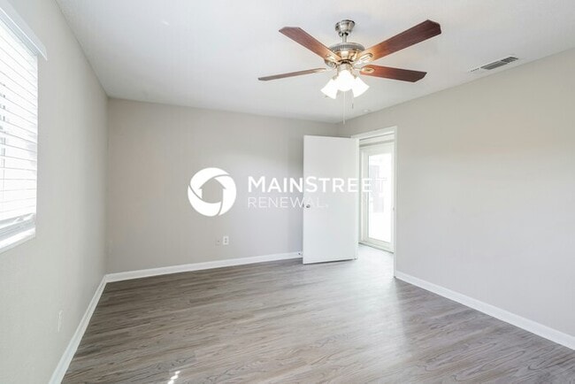 Building Photo - 3 Bedroom Pet-Friendly Home in LAKELAND, F...