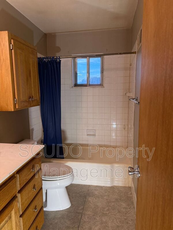 Building Photo - 9307 Ballentine St