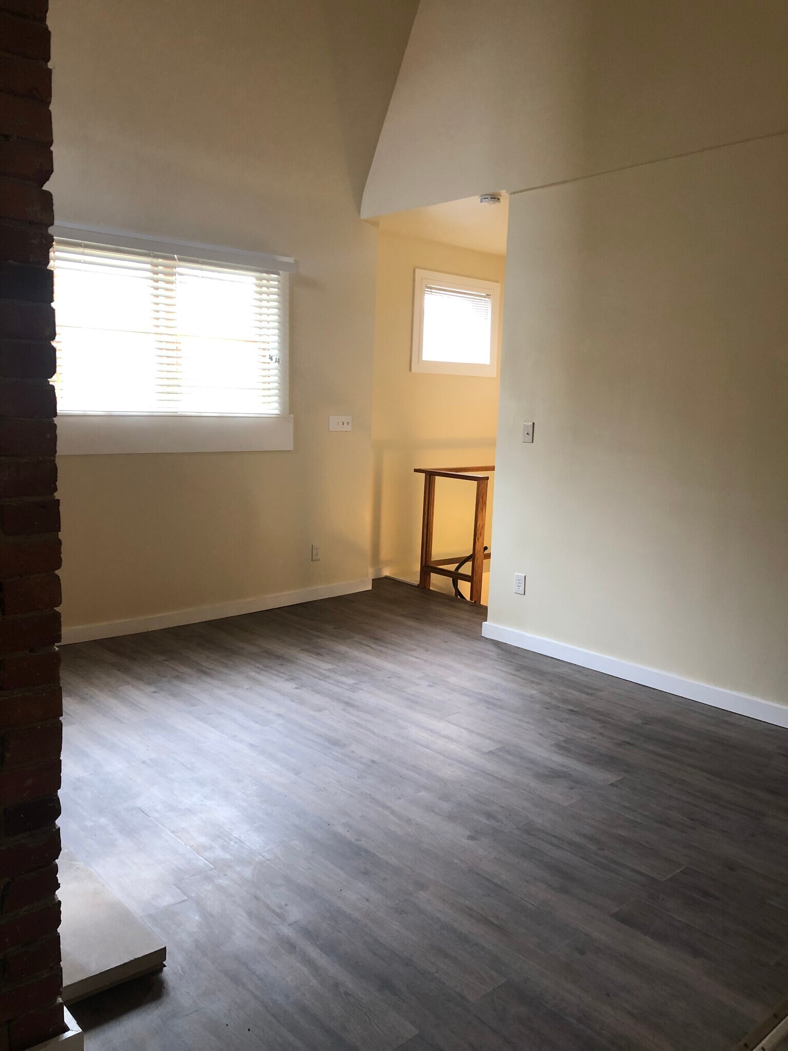 Building Photo - 5511 Claybourne St