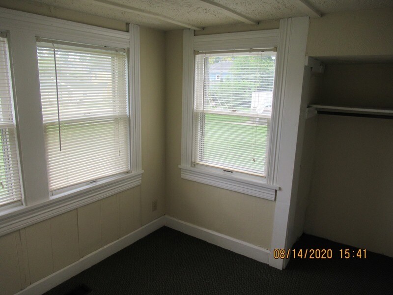 Building Photo - 320 E Cottage Grove Ave