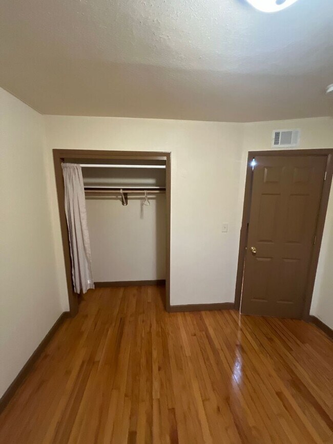 Interior Photo - 7825 W Hampton Ave (8 Unit)