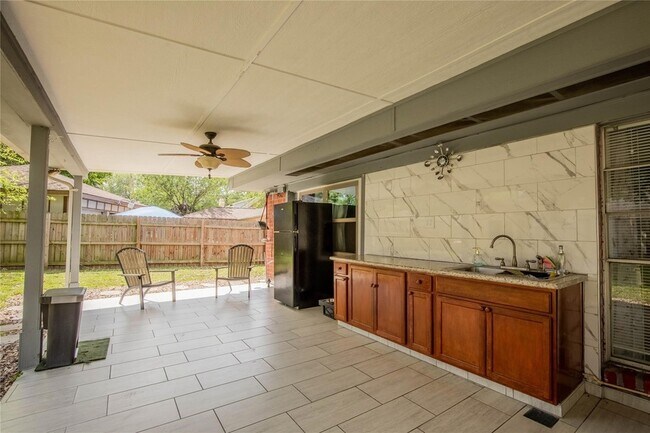 Building Photo - 5611 Long Creek Ln
