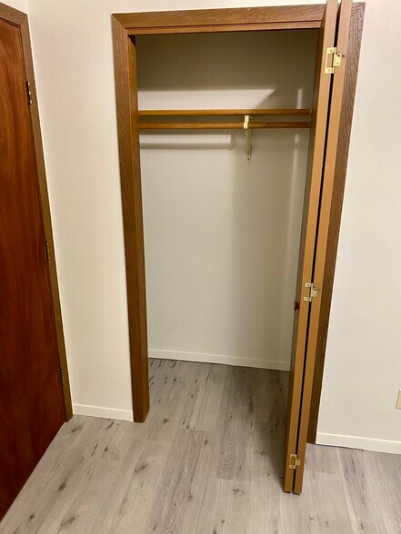 Building Photo - 425 King Olav Ln