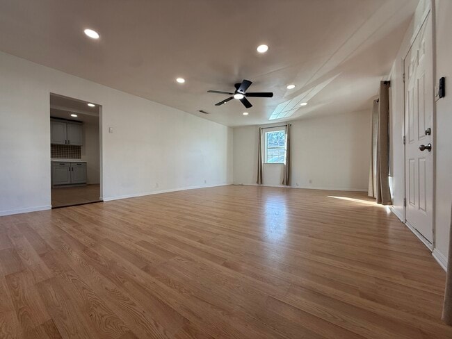 Building Photo - 6054 Colfax Ave