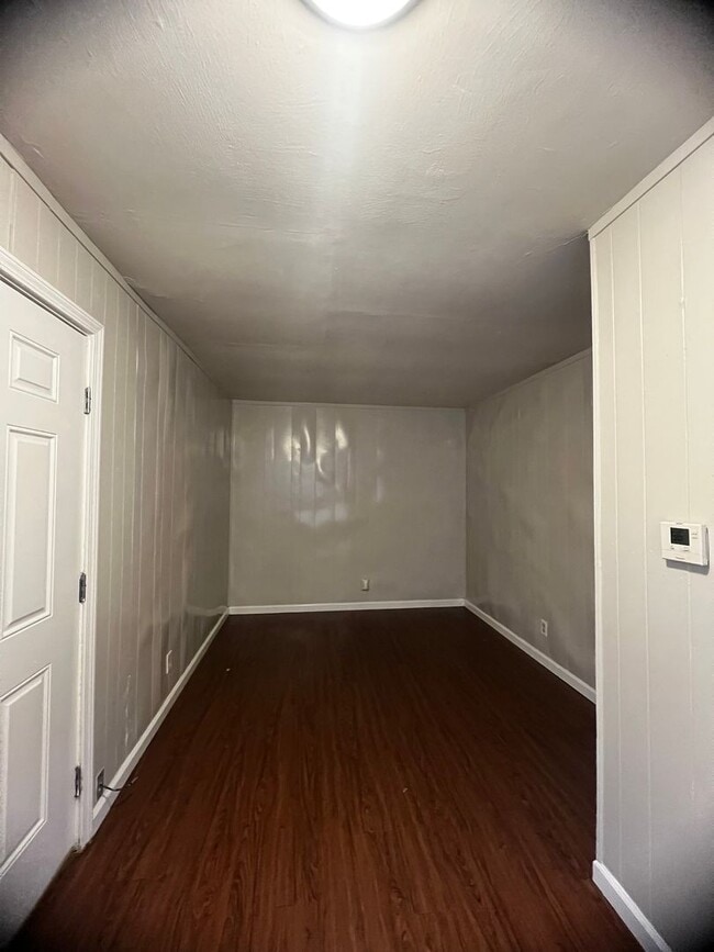 Building Photo - 423 N Gem St