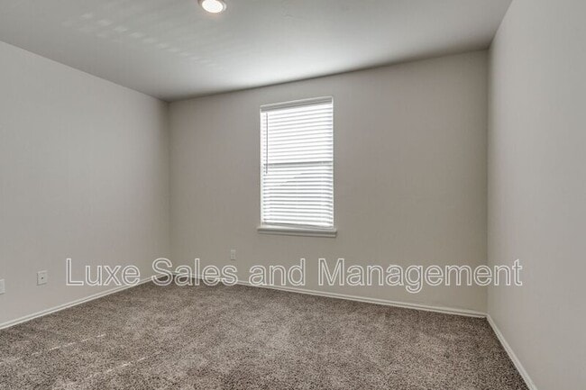 Building Photo - 10809 NW 119th St