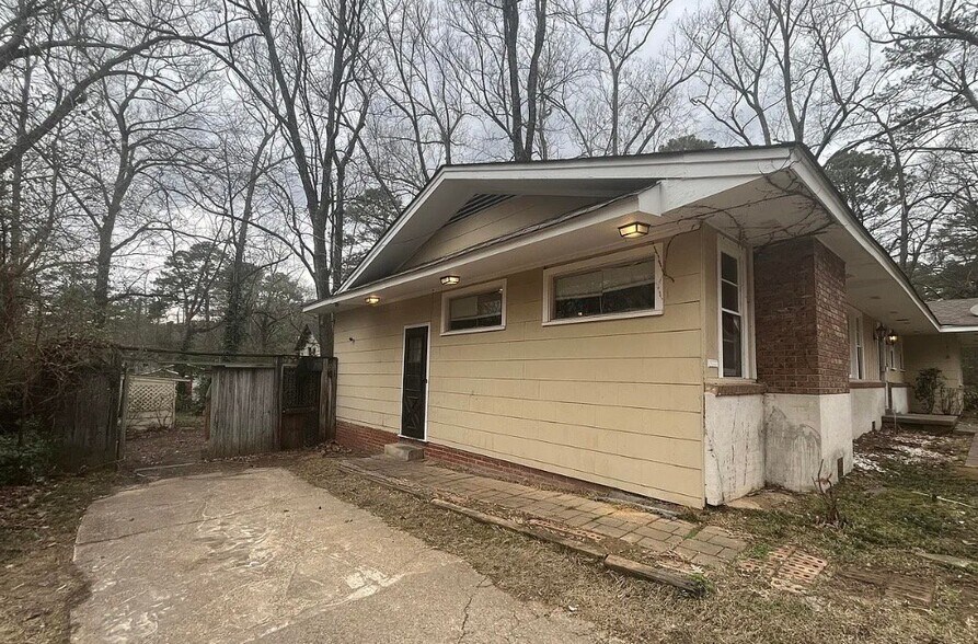 Building Photo - 3129 Adrienne Dr