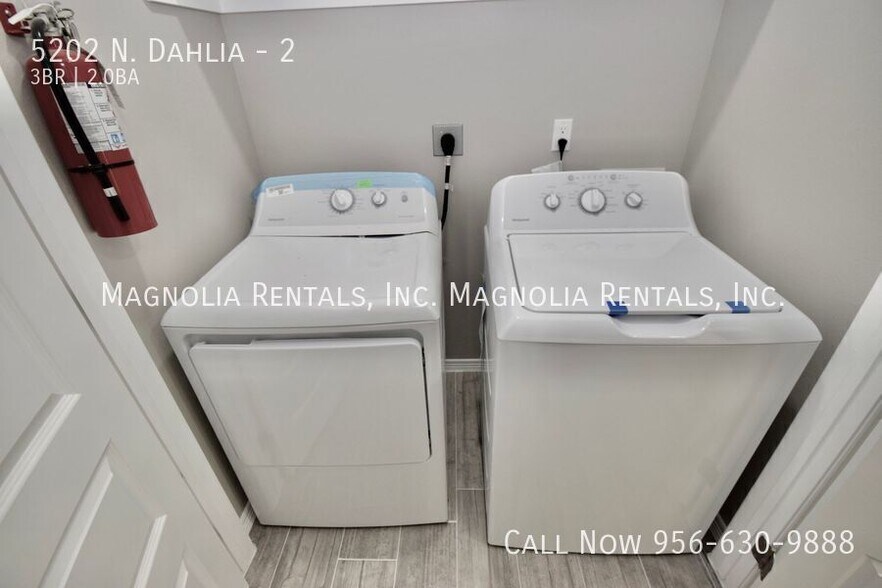 Building Photo - 5202 N Dahlia St