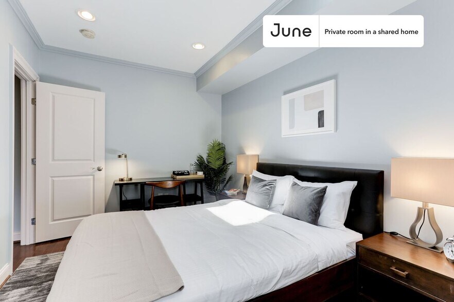Building Photo - Room in Shared 5 bed/3.5 bath home in Capitol Hill