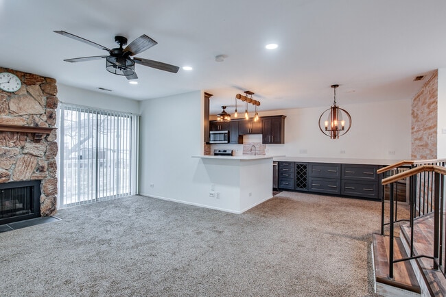 Building Photo - 340 Springlake Ln