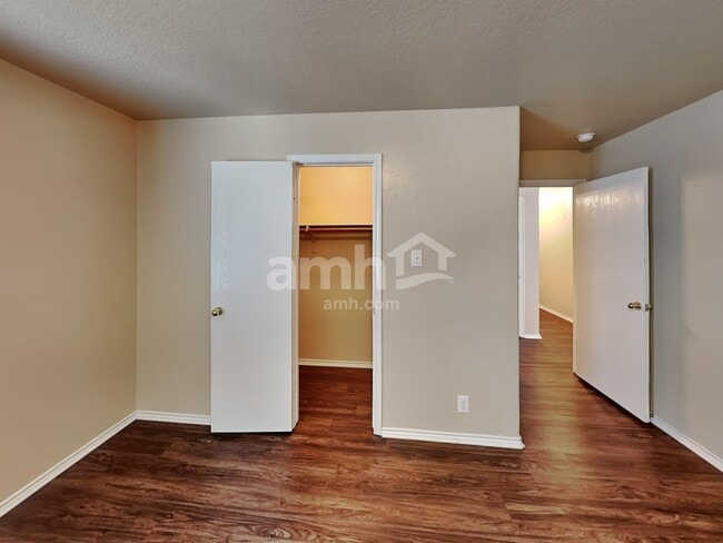 Building Photo - 104 Harness Ln
