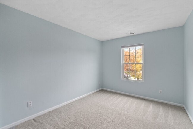 Building Photo - 3708 Gateway Pl