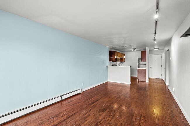 Building Photo - Downtown 1 Bedroom 1 Bath! Coming Soon!