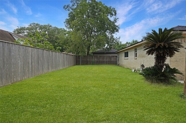 Building Photo - 17119 Mellow Ridge Dr