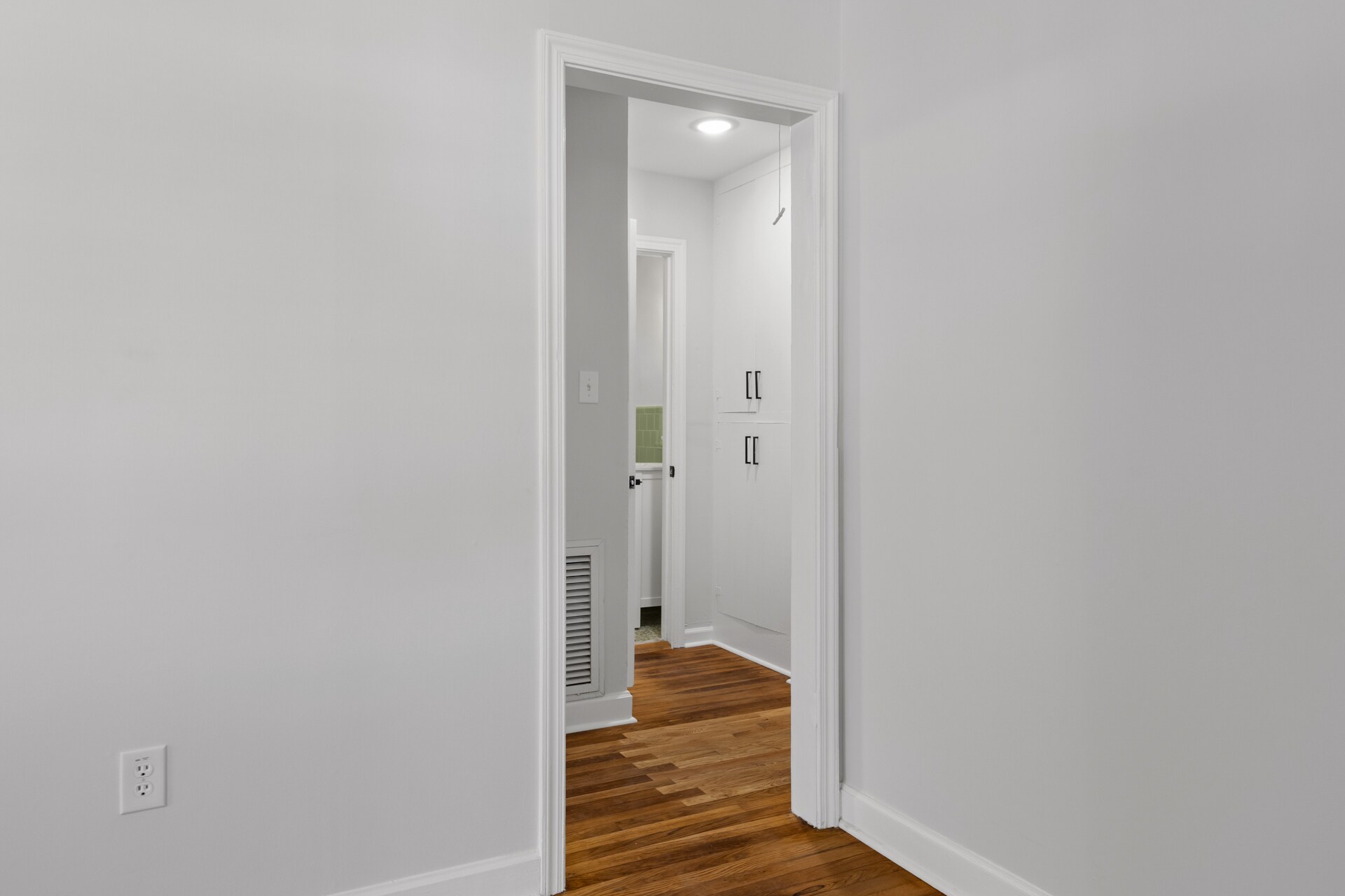 Building Photo - 2105 S Fernwood Dr