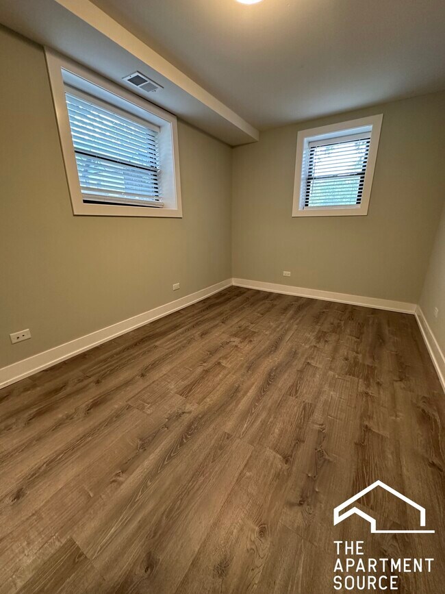 Building Photo - 918 Crain St