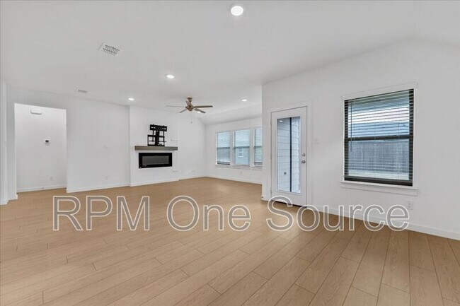 Building Photo - 3709 Palo Pinto Dr