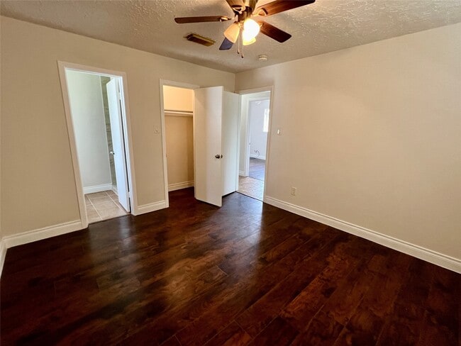 Building Photo - 12110 Murr Way