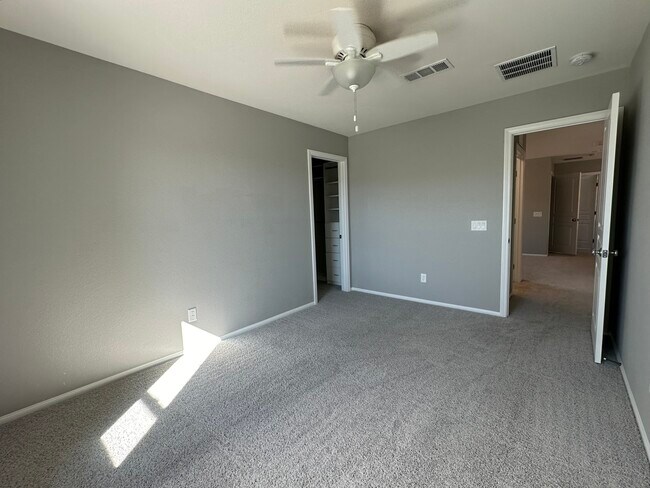 Building Photo - 7124 Fossil Lake St