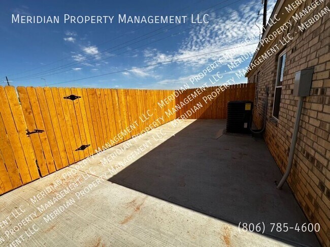 Building Photo - 5804 Urbana Pl