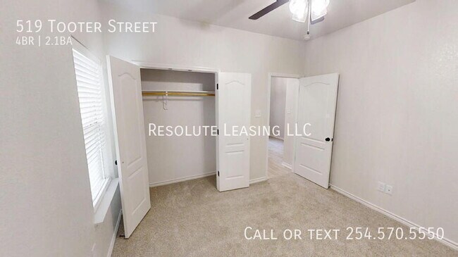 Building Photo - 519 Tooter St