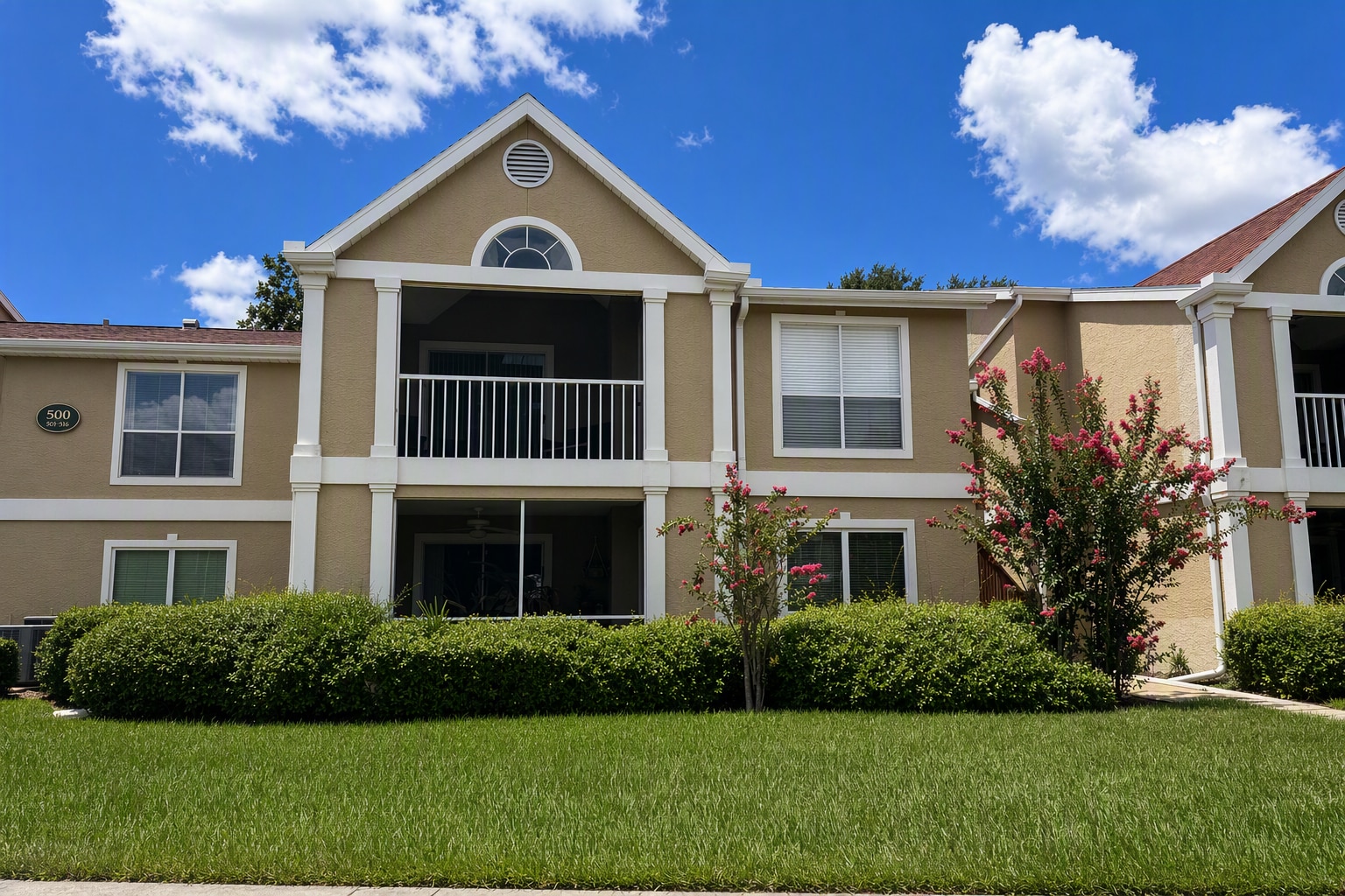 Building Photo - 9481 Highland Oak Dr