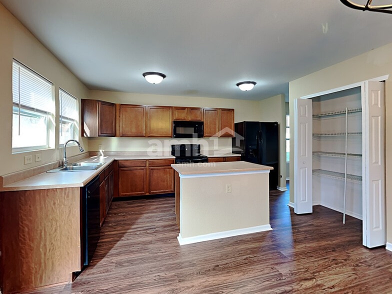 Building Photo - 524 Bridgewater Dr