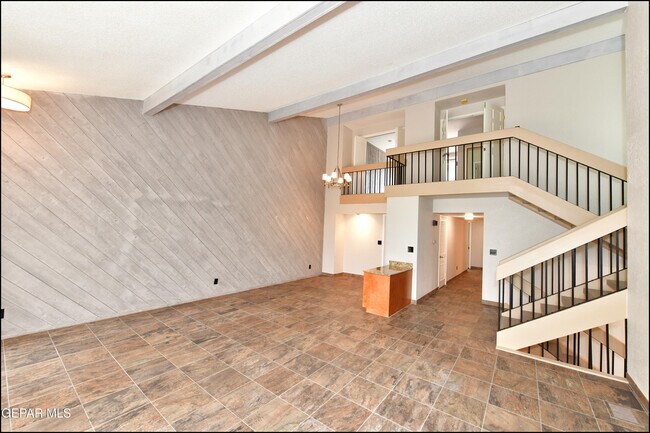 Building Photo - 5900 Mira Hermosa Dr