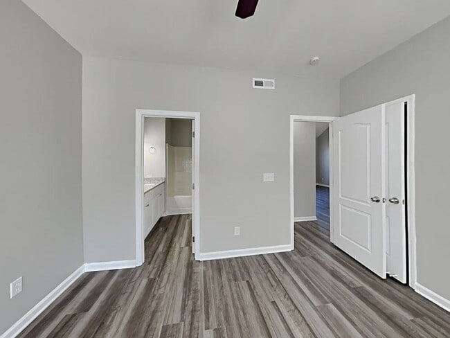 Building Photo - 5505 Orchard Pond Dr