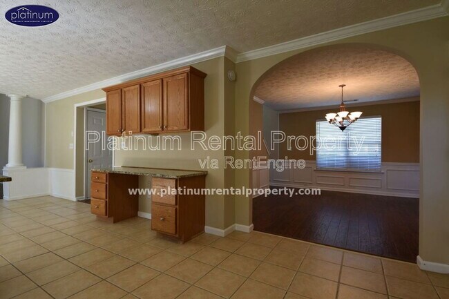 Building Photo - 1325 Holleybrooke Dr