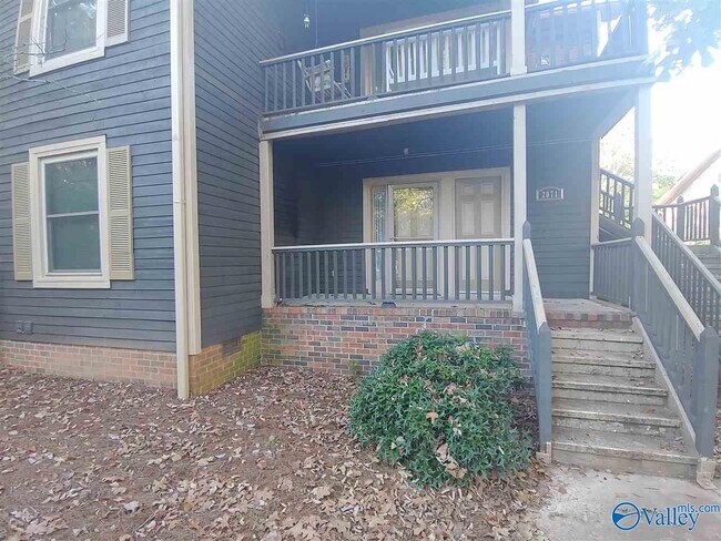 Building Photo - 2071 Woodlawn Dr SW