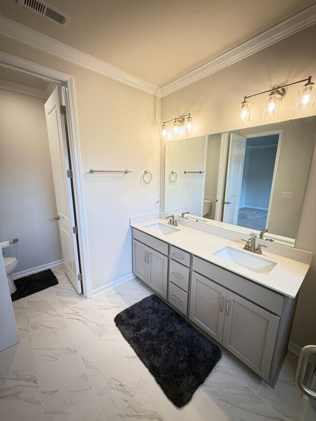 Building Photo - 1 Block from Downtown Kannapolis