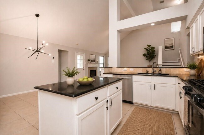 Building Photo - 20731 Rainmill Dr