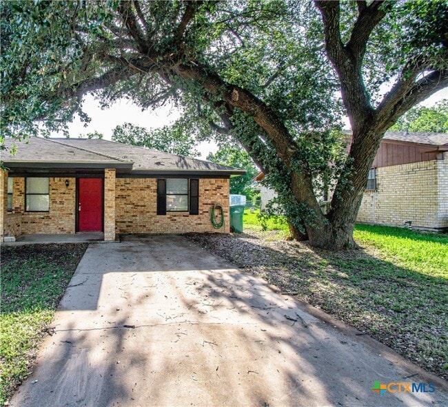 Primary Photo - 1610 Indian Trail