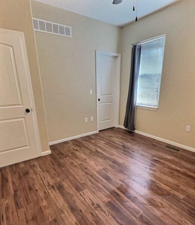 Building Photo - 2608 Valentine Ln
