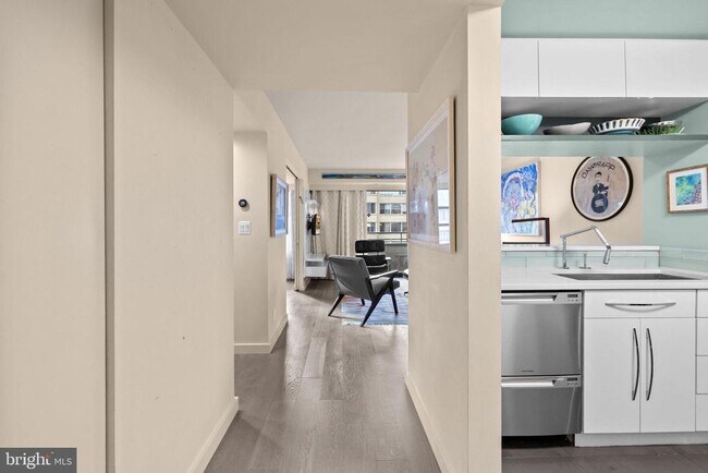 Building Photo - 1401 17th St NW