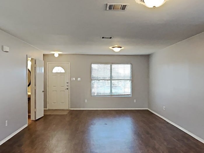 Building Photo - 2101 Franks St