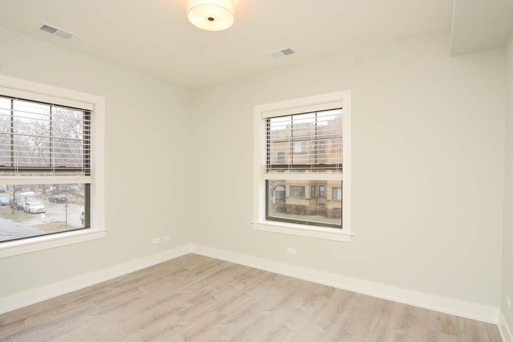 Building Photo - 1152 Maple Ave