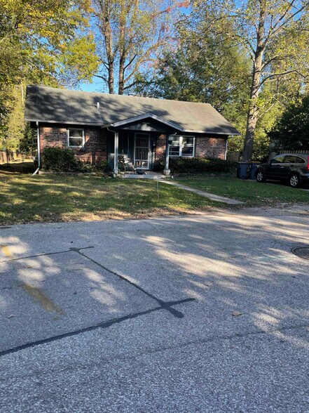 Primary Photo - 813 S Mitchell St