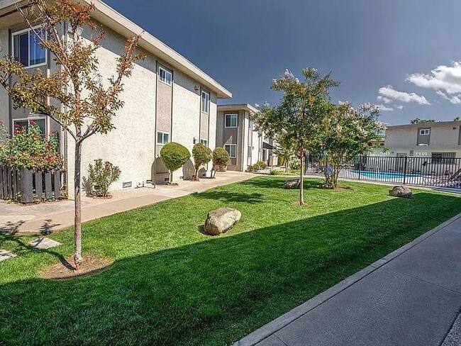 Building Photo - 5330 Monterey Rd