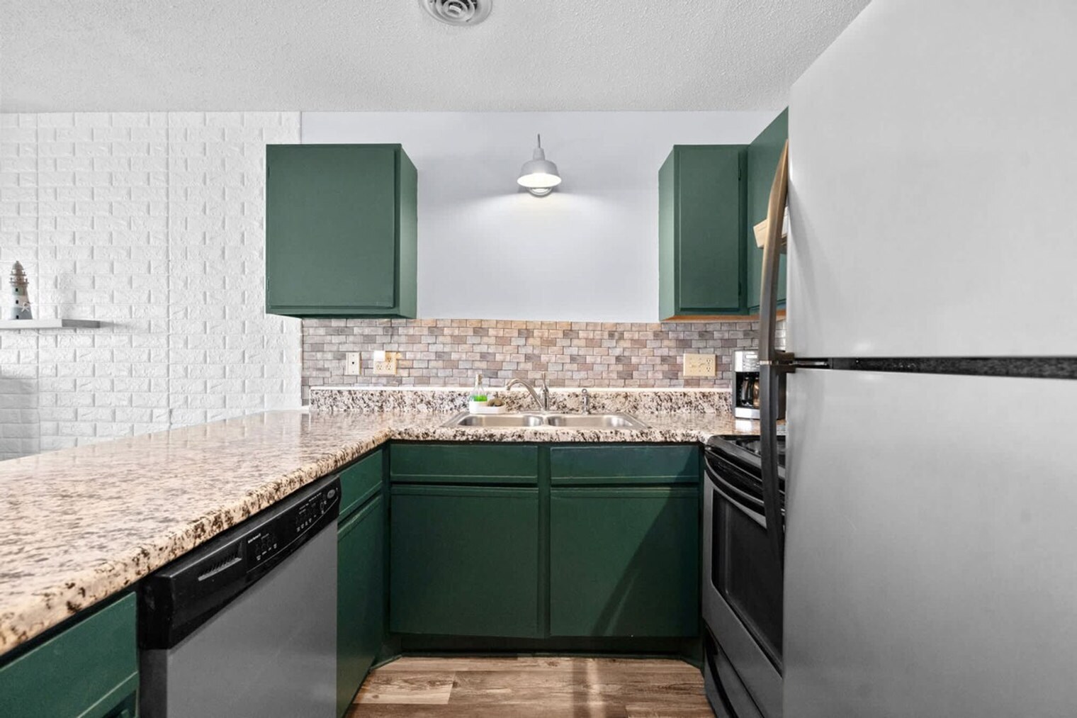 Building Photo - 1860 Auburn Ln