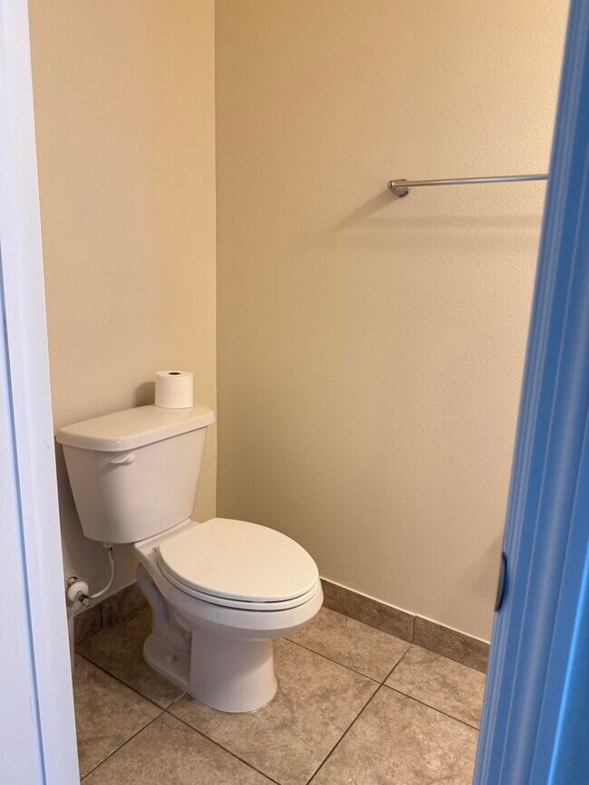 Building Photo - 3334 Franklin Square Ln