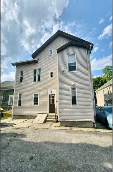 Building Photo - 79 Hamlet Ave