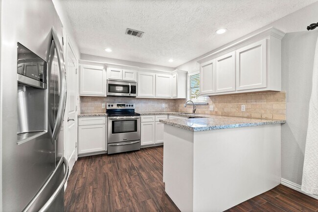 Building Photo - 12730 Lake Conroe Hills Dr