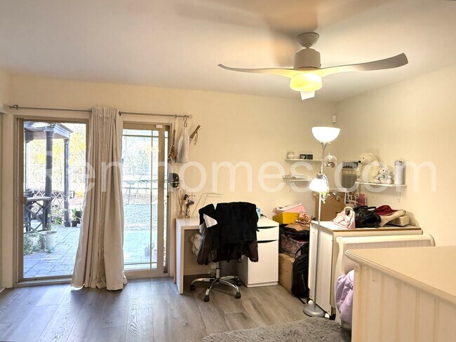 Building Photo - 10990 Red Rock Dr