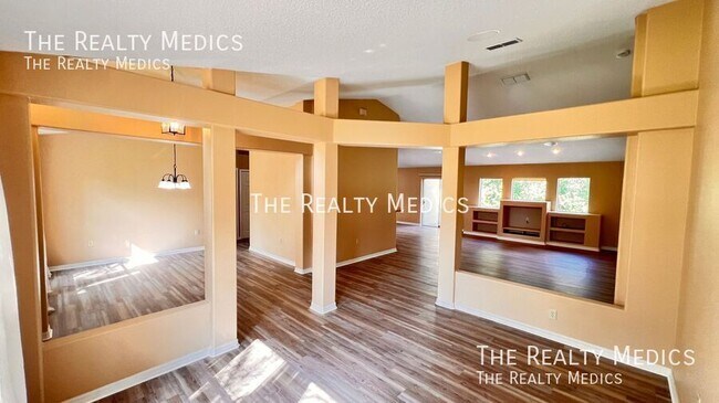 Building Photo - 1481 Woodfern St